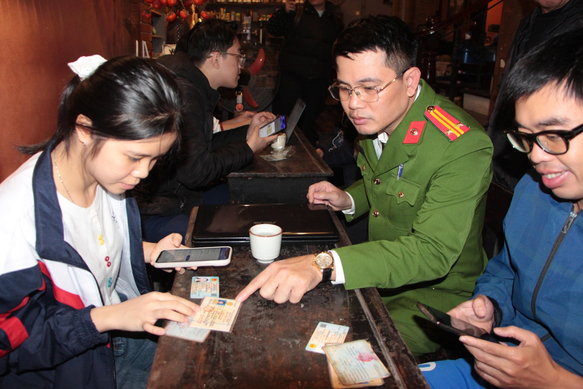 Công dân Thủ đô số: Tiện ích bắt đầu từ việc làm sạch dữ liệu phương tiện và giấy phép lái xe